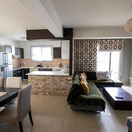 Glabur Stays - The Executive 2 Bdr - Nicosia City, Free Parking & Wifi, Welcomes You!!! Dış mekan fotoğraf