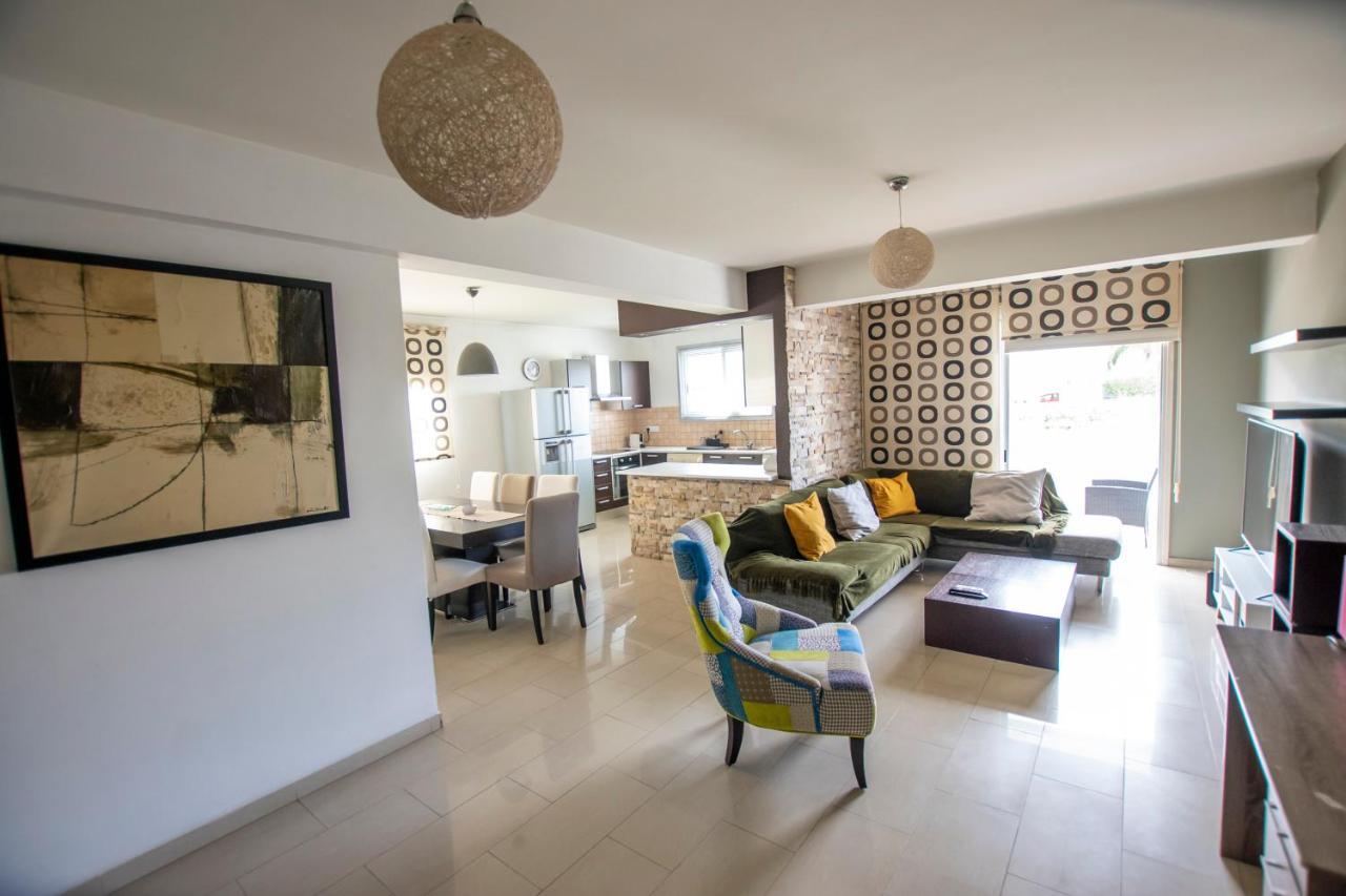 Glabur Stays - The Executive 2 Bdr - Nicosia City, Free Parking & Wifi, Welcomes You!!! Dış mekan fotoğraf